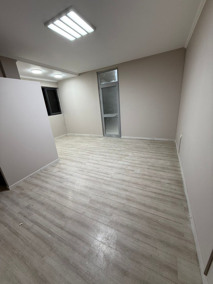 Locale Commerciale in Affitto su Via Elbasan, Tirana -