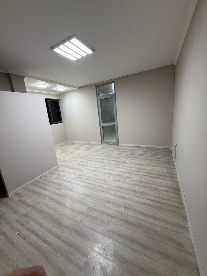 Locale Commerciale in Affitto su Via Elbasan, Tirana -