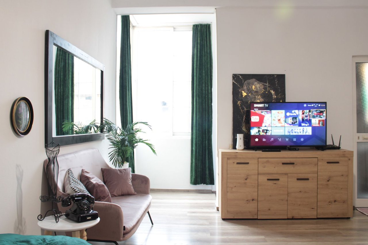 RRUGA E BARRIKADAVE, APARTAMENT 1+1