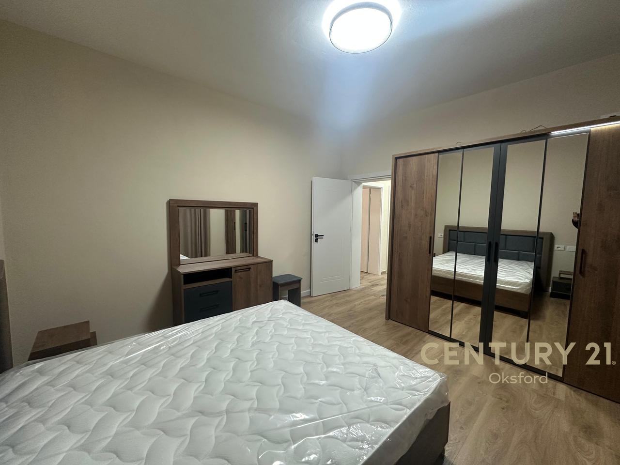 APARTAMENT PER QIRA  2+1 ME POST PARKIMI NE SAUK I RI!