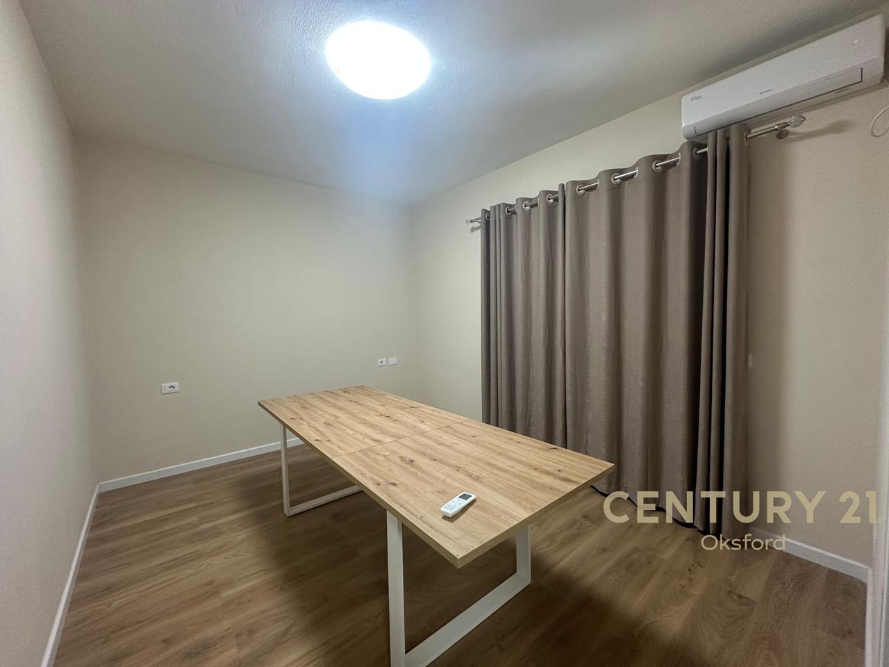 APARTAMENT PER QIRA  2+1 ME POST PARKIMI NE SAUK I RI!