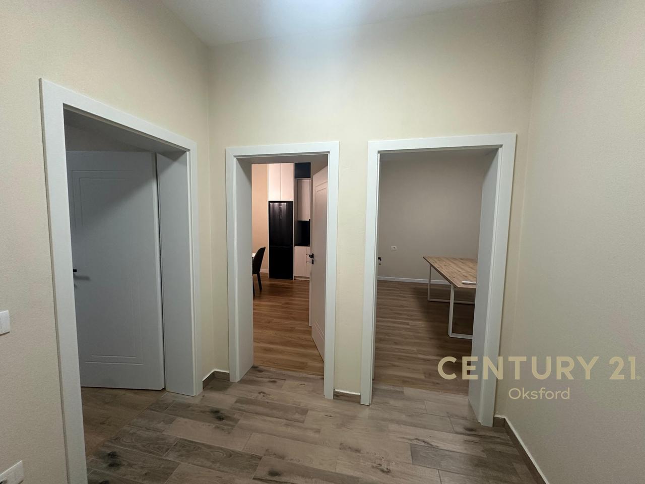 APARTAMENT PER QIRA  2+1 ME POST PARKIMI NE SAUK I RI!