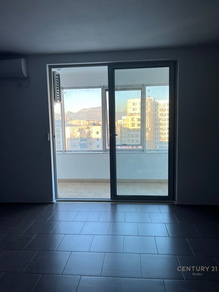 AFFITTASI, SPAZIO UFFICIO, ZOGU I ZI, TIRANA!