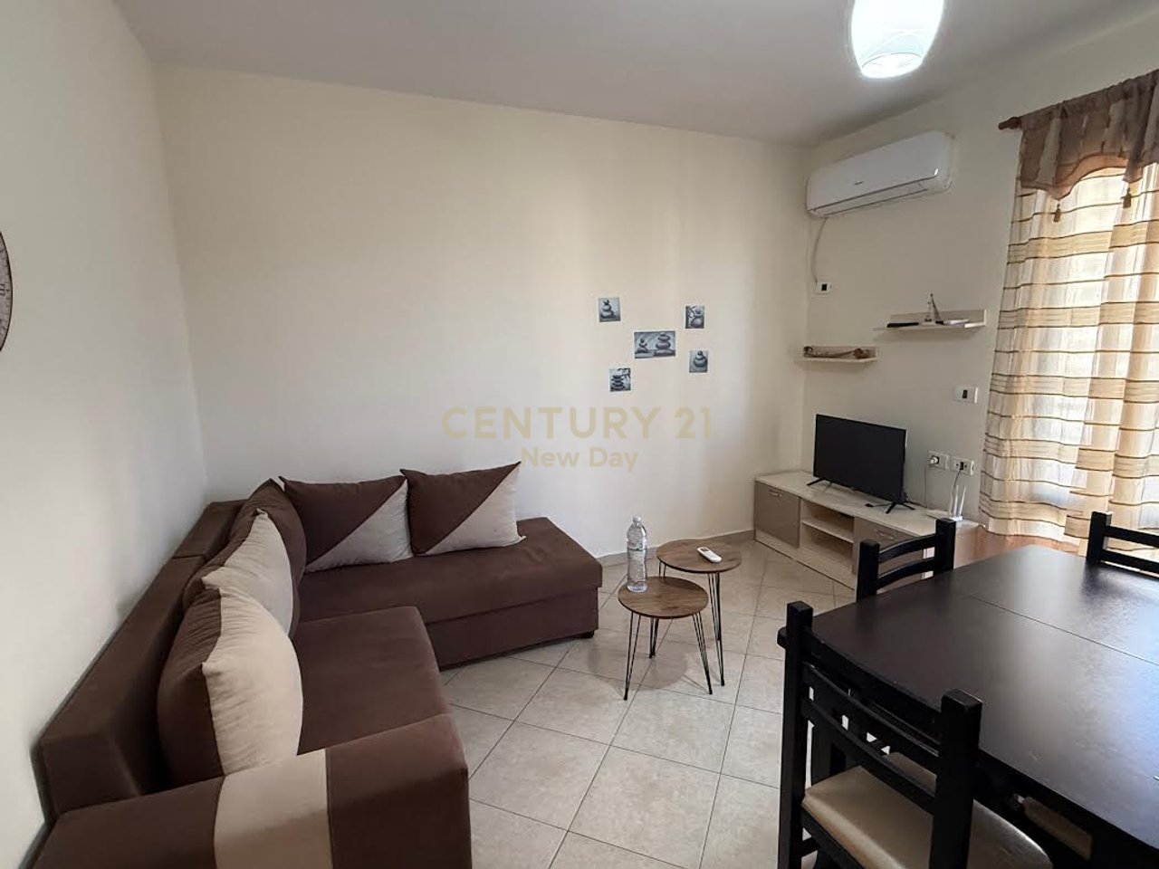 Apartament 1+1 në shitje në Plazh, Durrës, te Rrota e Kuqe