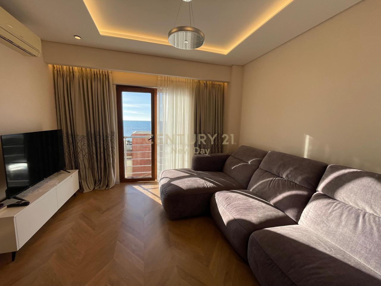 JEPET APARTAMENT ME QIRA 2+1+2 ME PAMJE DETI NE CURRILA!