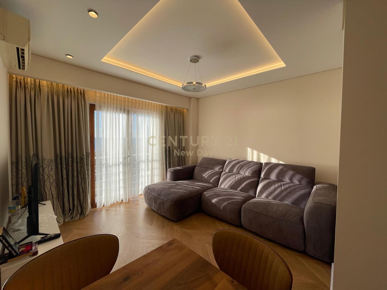 JEPET APARTAMENT ME QIRA 2+1+2 ME PAMJE DETI NE CURRILA!