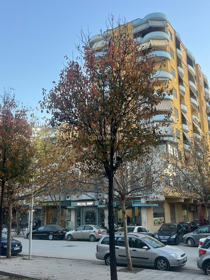 SHITET NJËSI BIZNESI – LAGJJA 29 NËNTORI, PRANË BULEVARDIT ISMAIL QEMALI!!!