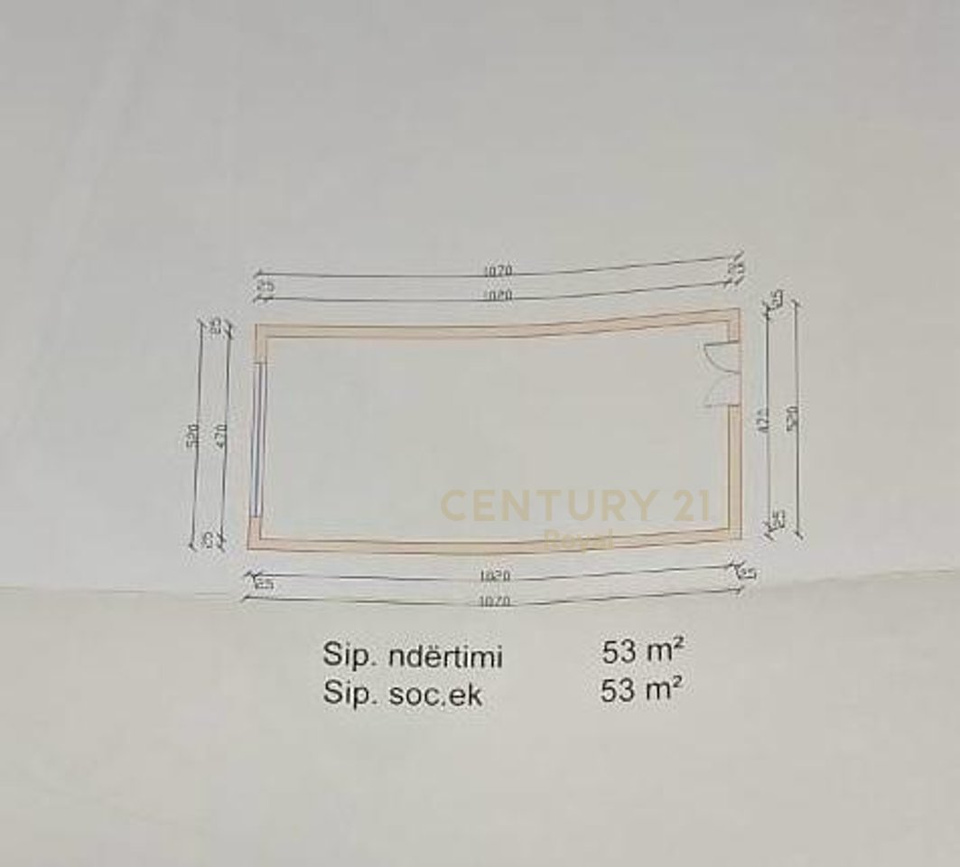 Komercial Me Qira në Laprakë, Tiranë - 8,500€