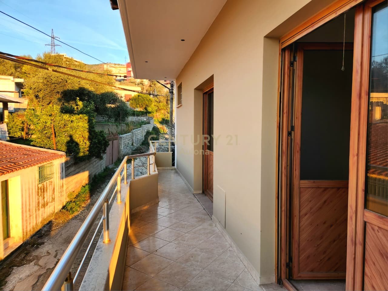 Shtëpi Private 3-Katëshe me Qira në Vlorë