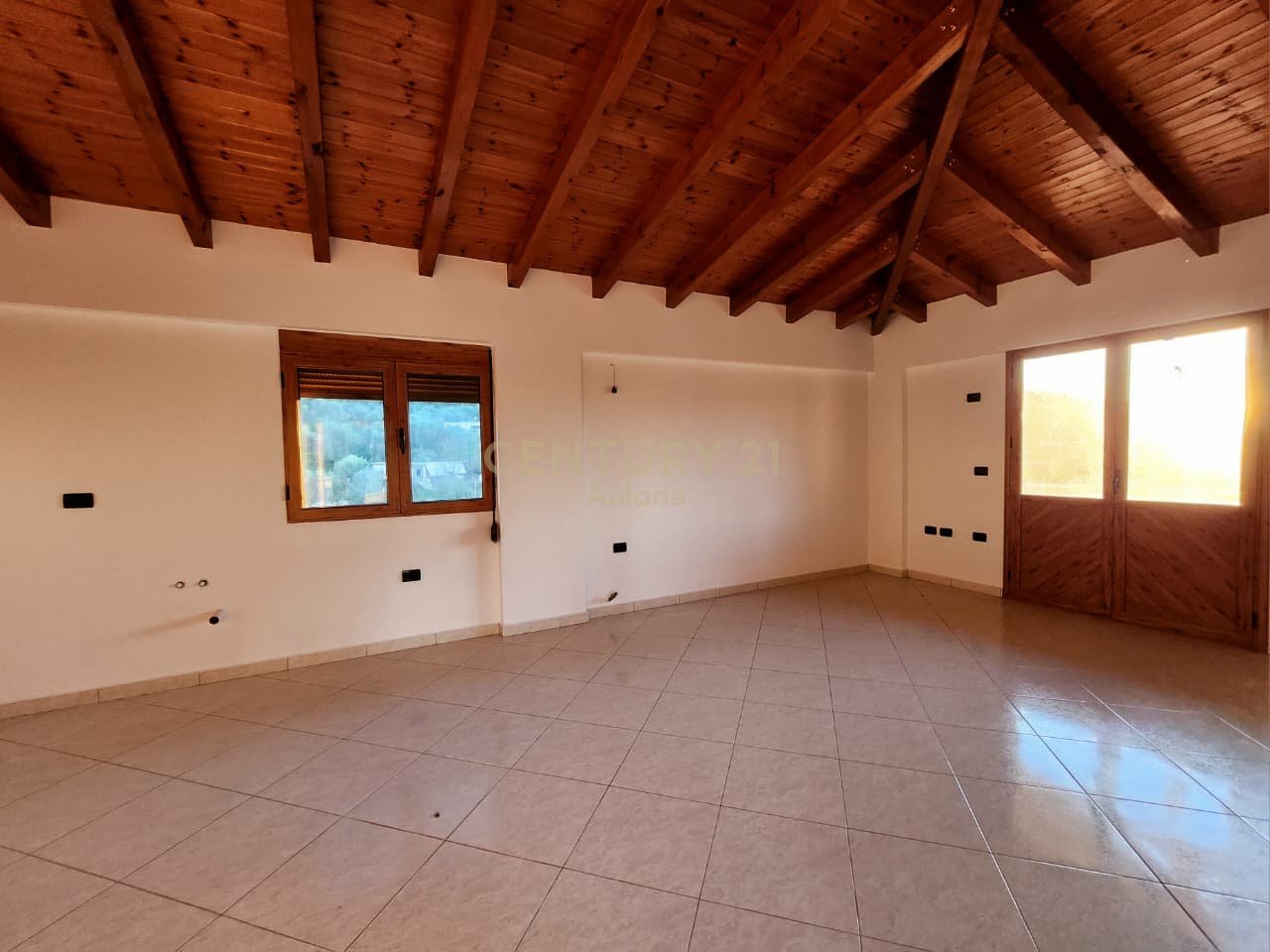 Shtëpi Private 3-Katëshe me Qira në Vlorë