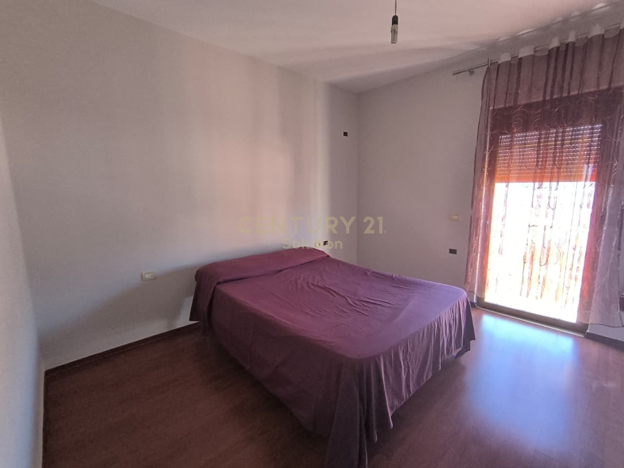 JEPET ME QIRA APARTAMENT 3+1 NE MISTO MAME!