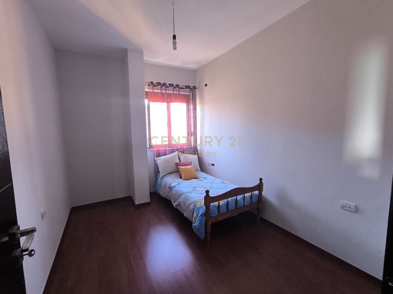 JEPET ME QIRA APARTAMENT 3+1 NE MISTO MAME!