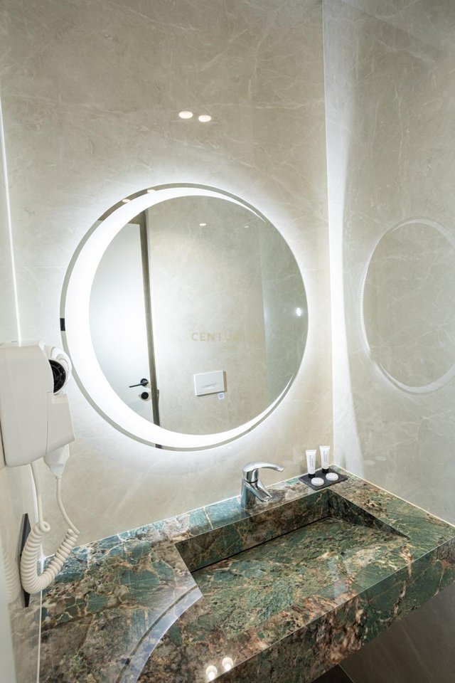 In Vendita: Mini Hotel di Lusso, Vicino al Centro Storico di Vlora