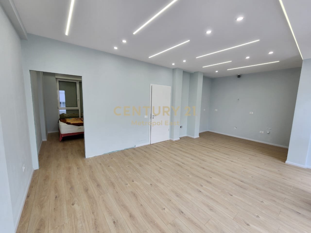 3-story villa for rent, near ABA Residence – Farkë.