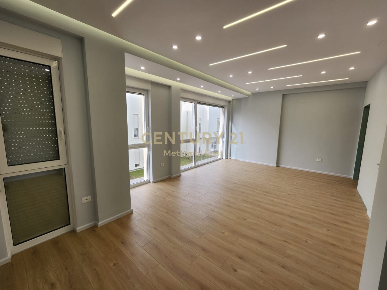 3-story villa for rent, near ABA Residence – Farkë.