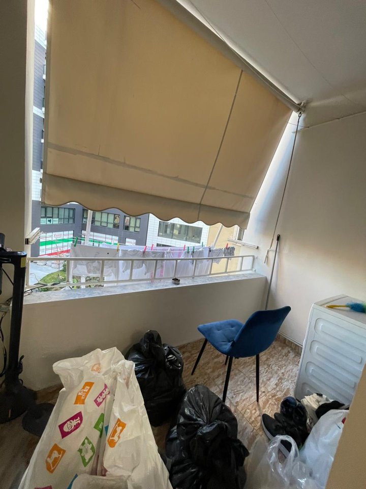 Apartament 1+1 Me Qira në Rruga e Kosovarëve, Kompleksi Dinamo, Tiranë .