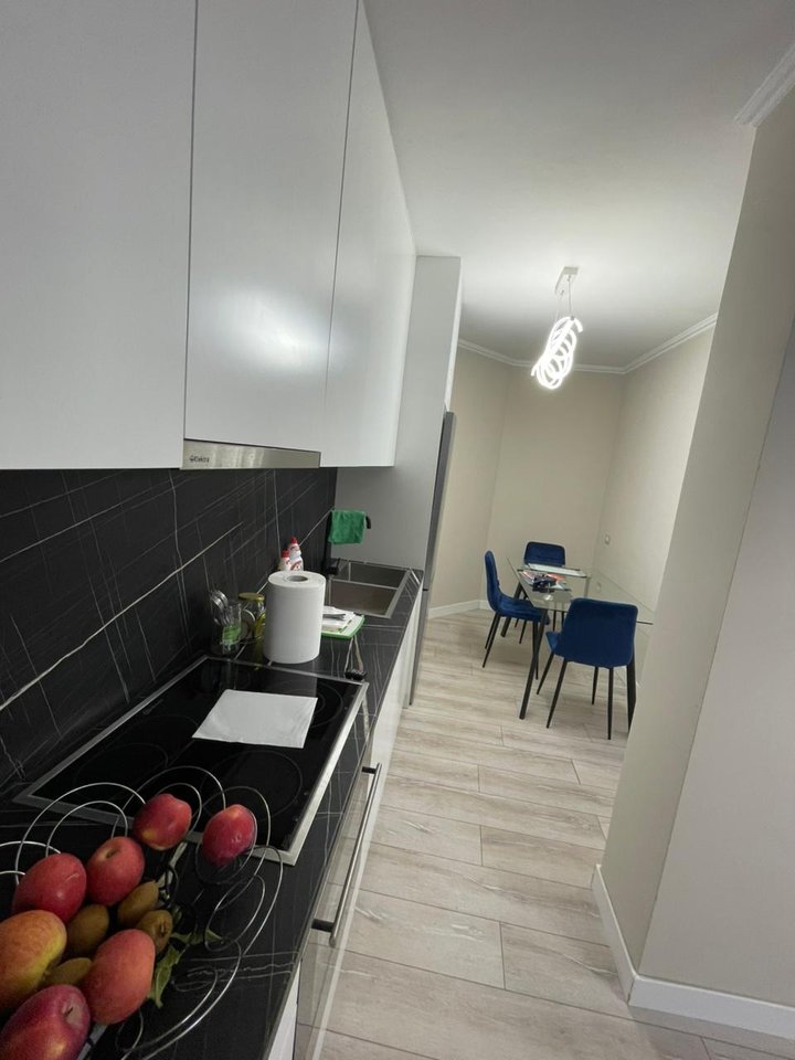 Apartament 1+1 Me Qira në Rruga e Kosovarëve, Kompleksi Dinamo, Tiranë .