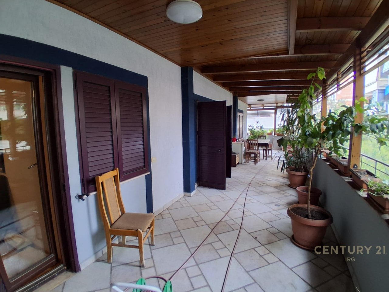 APARTMENT WITH VERANDA FOR SALE NEAR THE GUARD OF THE REPUBLIC