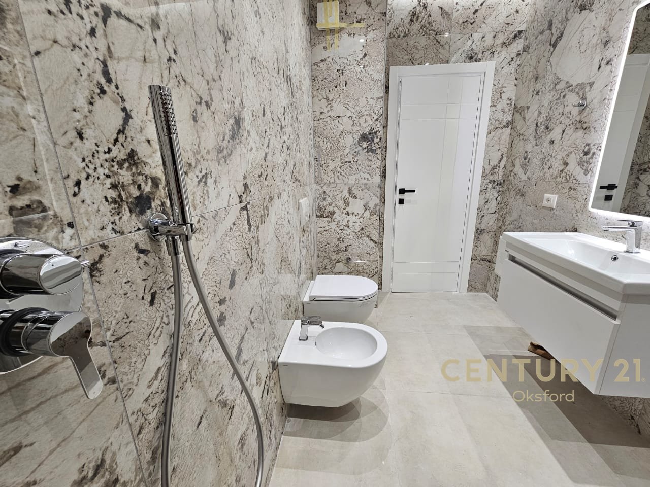 FRESH, TOTALLY RENOVATED APARTMENT FOR SALE WITH QUALITY MATERIALS