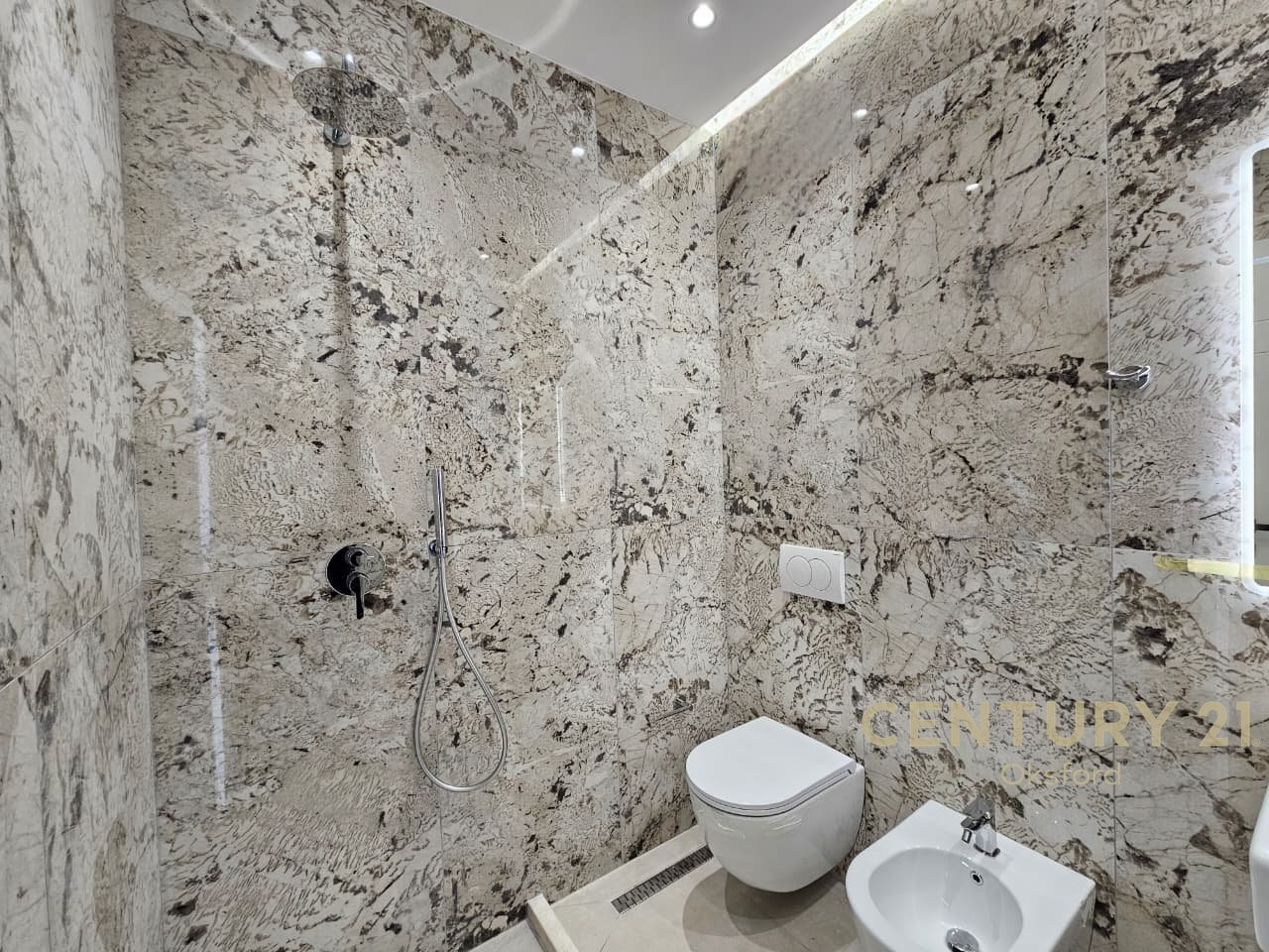 FRESH, TOTALLY RENOVATED APARTMENT FOR SALE WITH QUALITY MATERIALS