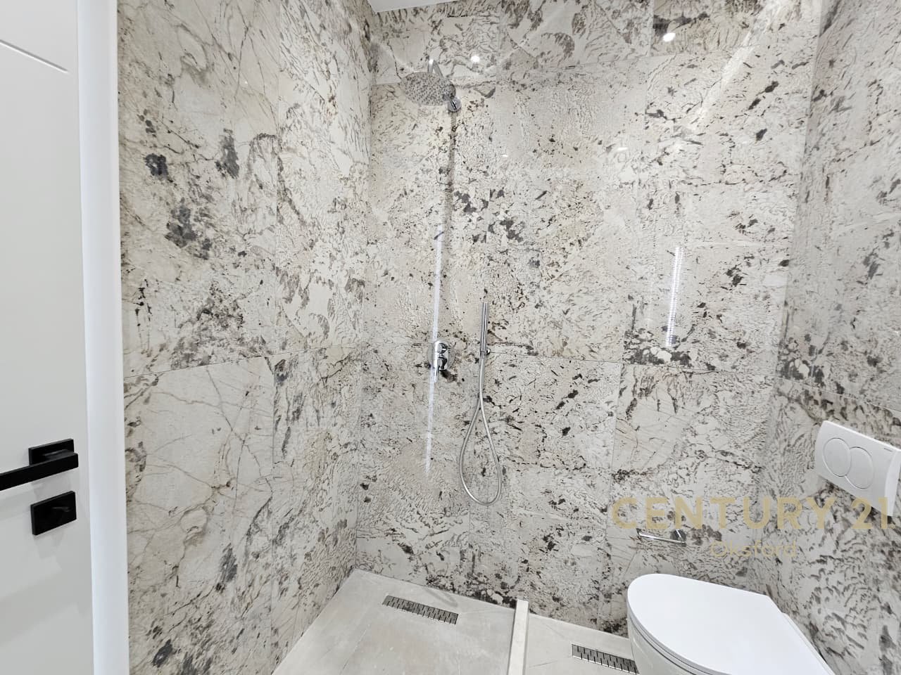 FRESH, TOTALLY RENOVATED APARTMENT FOR SALE WITH QUALITY MATERIALS