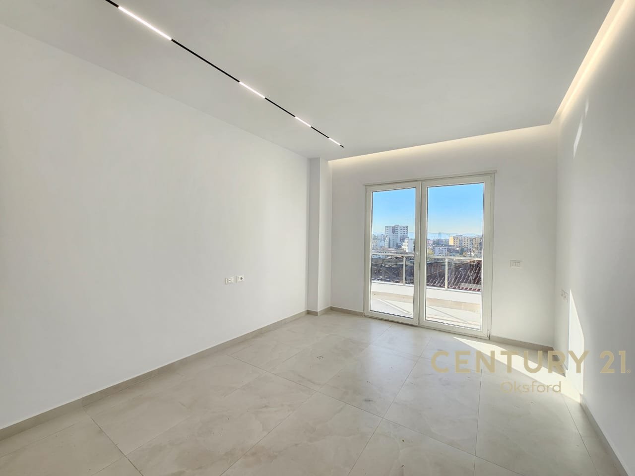 FRESH, TOTALLY RENOVATED APARTMENT FOR SALE WITH QUALITY MATERIALS