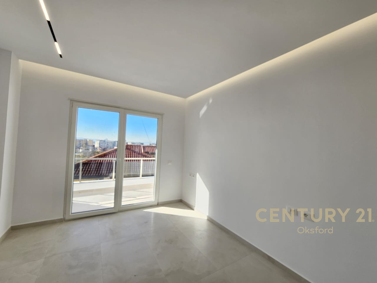 FRESH, TOTALLY RENOVATED APARTMENT FOR SALE WITH QUALITY MATERIALS