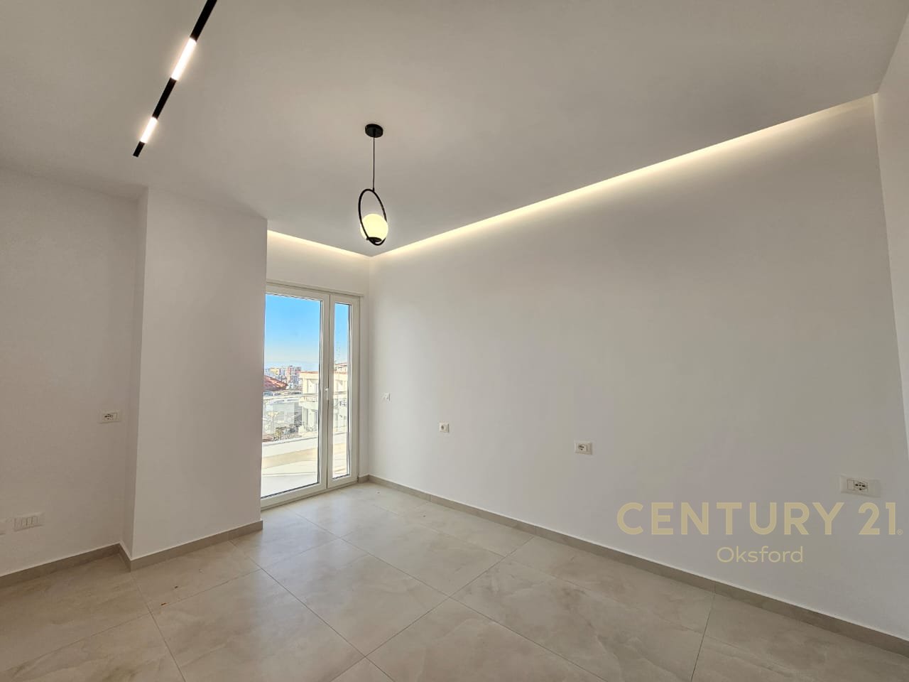 FRESH, TOTALLY RENOVATED APARTMENT FOR SALE WITH QUALITY MATERIALS