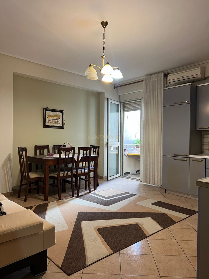 JEPET ME QIRA APARTAMENTI 1+1 TE JUMBO , VLORË.