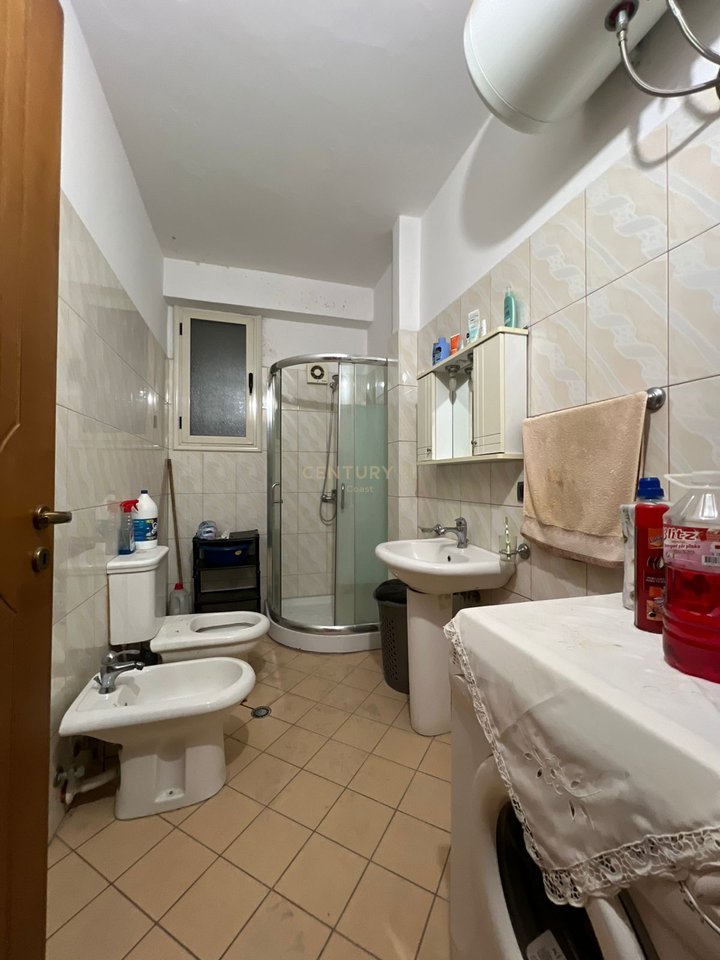 JEPET ME QIRA APARTAMENTI 1+1 TE JUMBO , VLORË.