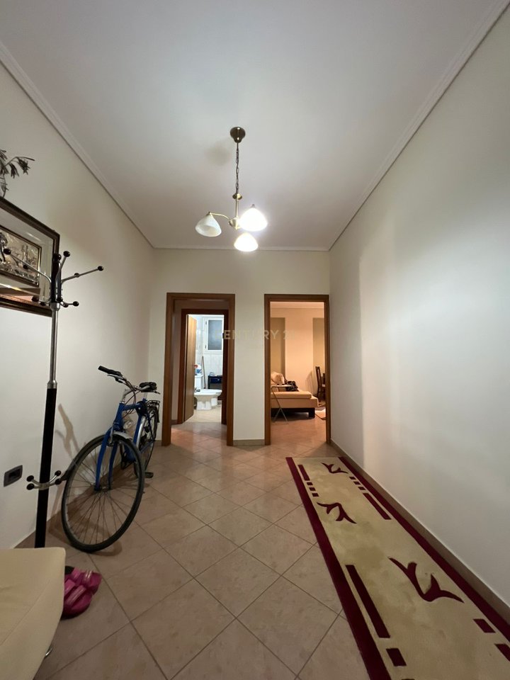 JEPET ME QIRA APARTAMENTI 1+1 TE JUMBO , VLORË.