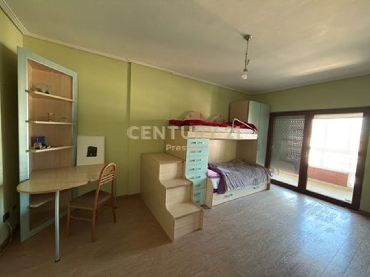 APARTAMENT 2+1+2 ME QIRA NE KRAH TE  AMBASADES AMERIKANE , TIRANE!