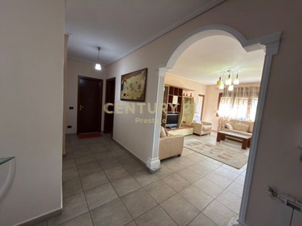 APARTAMENT 2+1+2 ME QIRA NE KRAH TE  AMBASADES AMERIKANE , TIRANE!