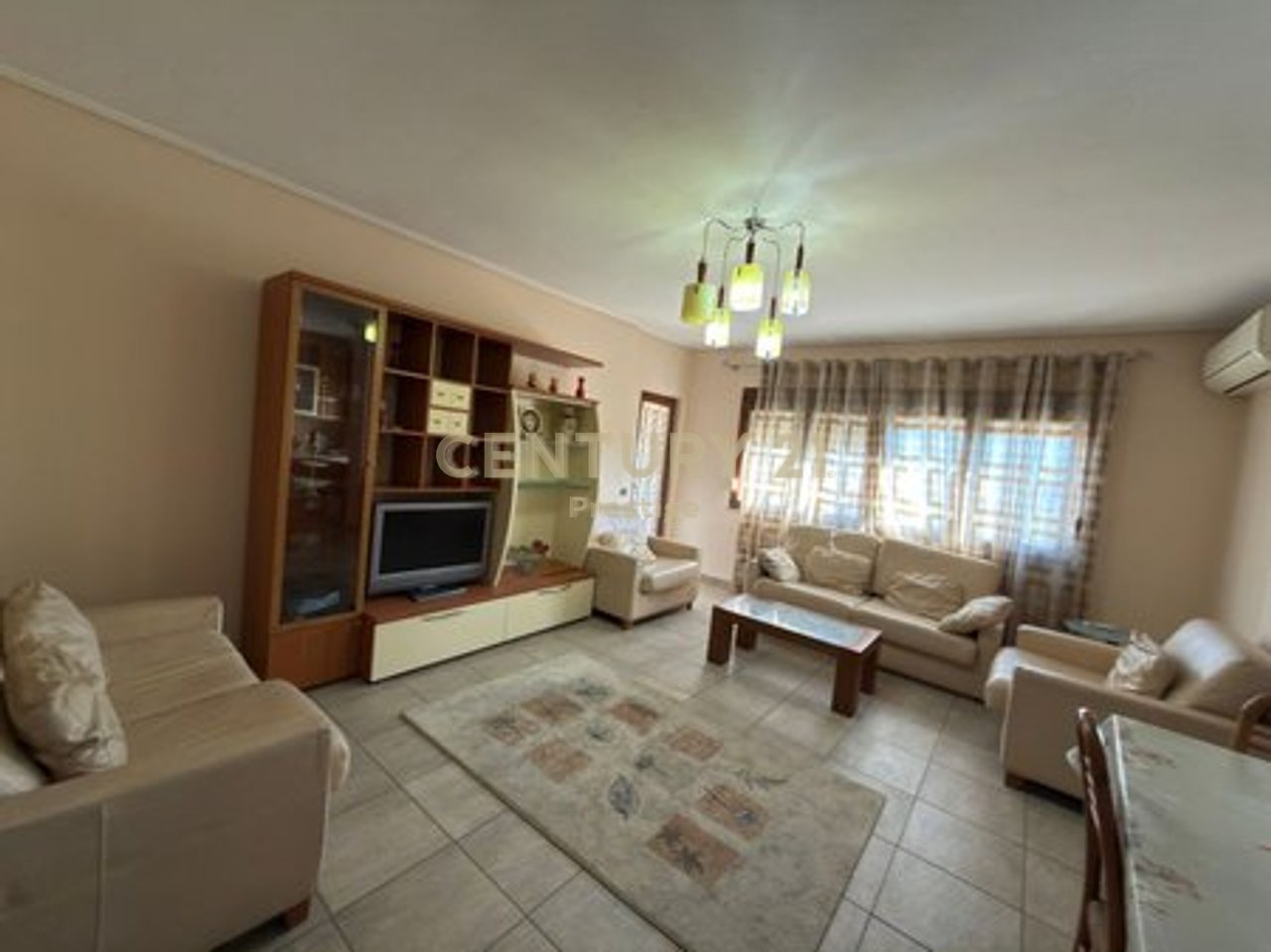 APARTAMENT 2+1+2 ME QIRA NE KRAH TE  AMBASADES AMERIKANE , TIRANE!