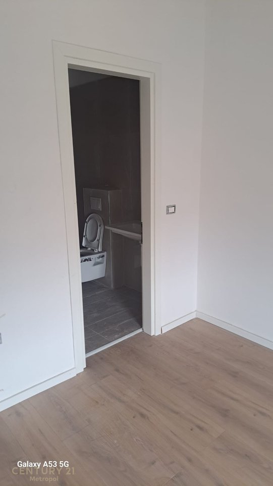 OFROJ PER QIRA APARTAMET 2+1+2 PER ZYRA-FIORE DI BOSCO!