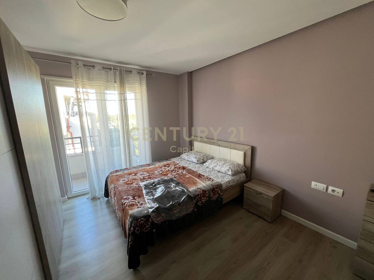 Apartament 3+1+2+Post Parkimi Me Qera në një rezidencë pranë TEG