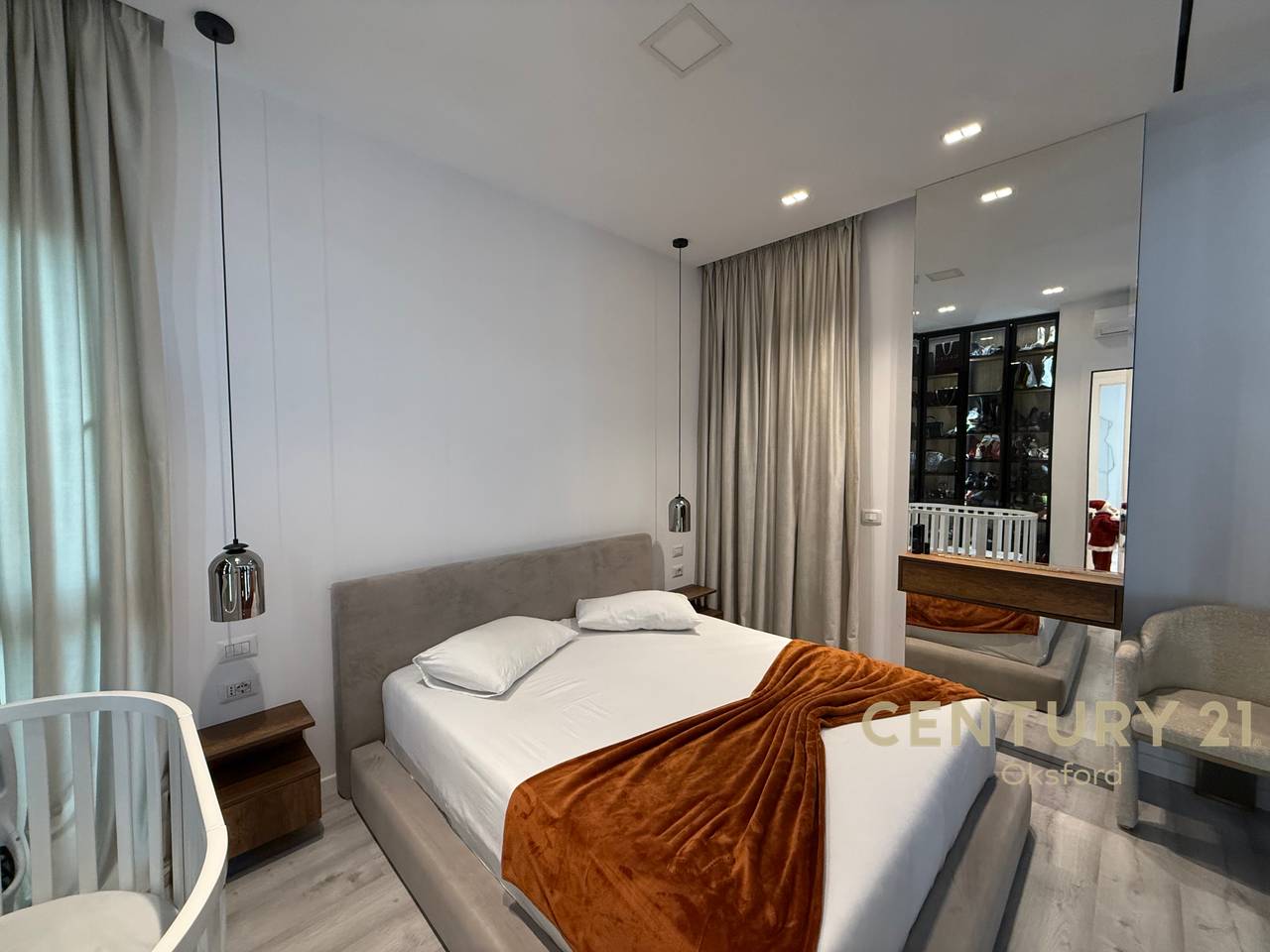 FURNISHED 2+1 APARTMENT FOR SALE, AT "EMERALD CENTER" ON 5 MAJI STREET!