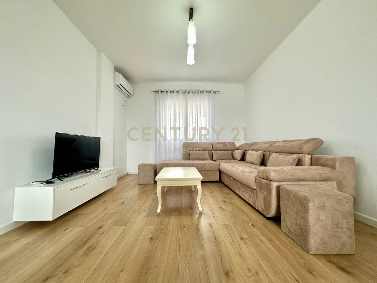 JEPET ME QIRA VILE PRIVATE NE LUNDER!