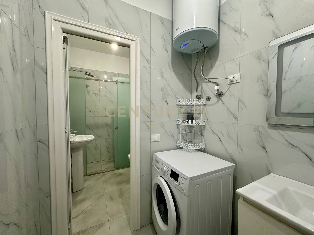 JEPET ME QIRA VILE PRIVATE NE LUNDER!