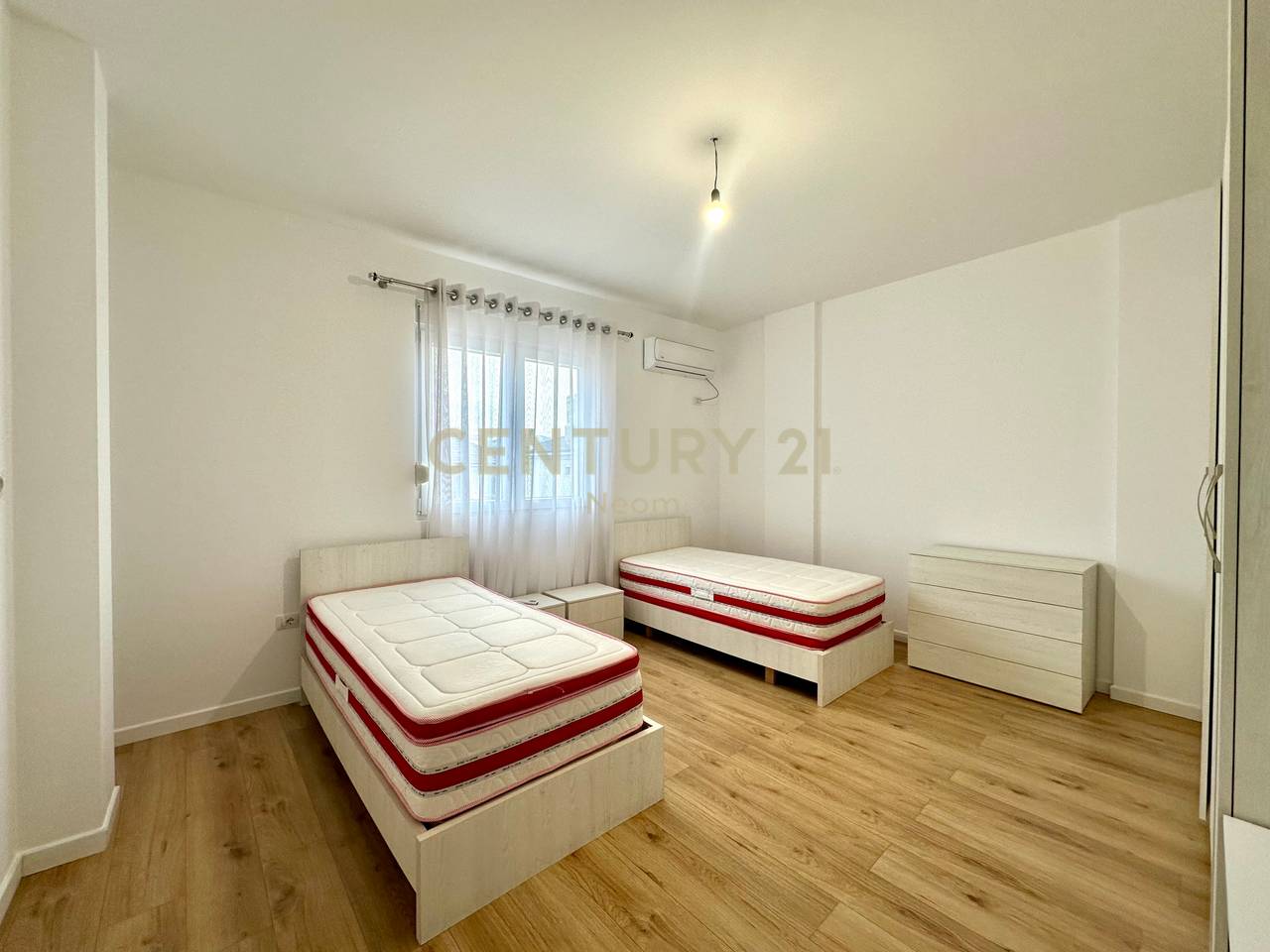 JEPET ME QIRA VILE PRIVATE NE LUNDER!