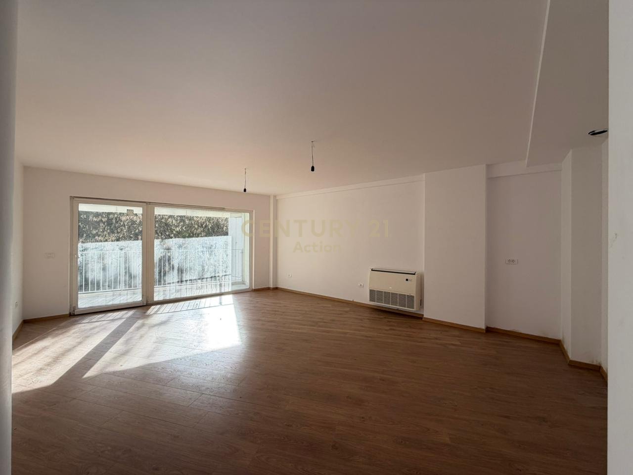 JAPIM ME QIRA AMBIENT PER ZYRE +POST PARKIMI,GARDEN SIDE RESIDENCE!