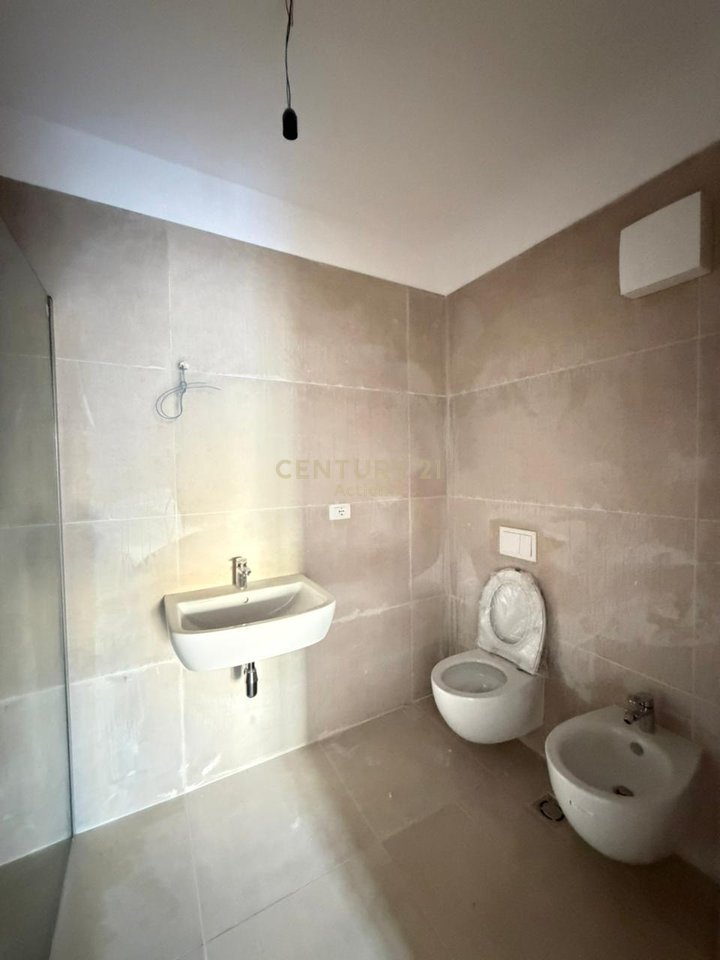 JAPIM ME QIRA AMBIENT PER ZYRE +POST PARKIMI,GARDEN SIDE RESIDENCE!