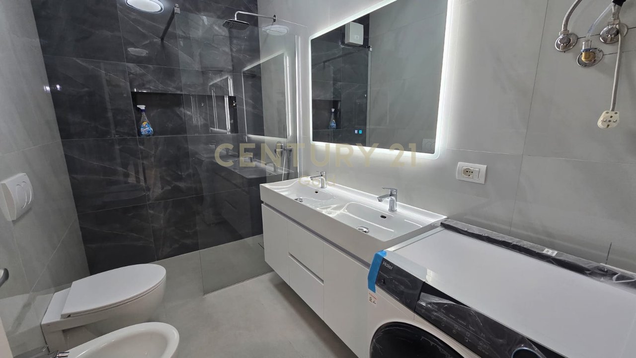 JEPET ME QIRA APARTAMENT 2+ 1+ POST PARKIMI NE QENDER TE TIRANES PRANE 9 - KATESHEVE !