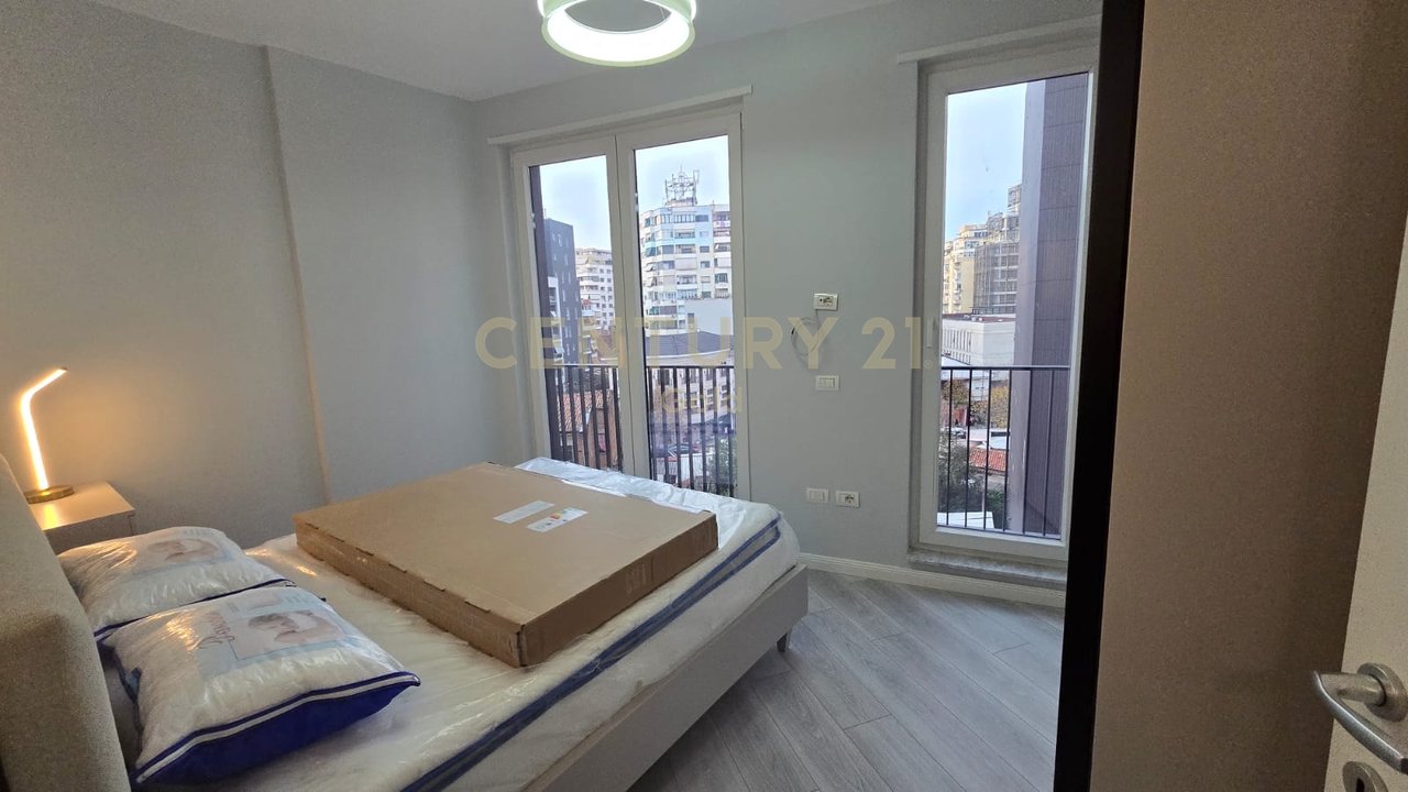 JEPET ME QIRA APARTAMENT 2+ 1+ POST PARKIMI NE QENDER TE TIRANES PRANE 9 - KATESHEVE !