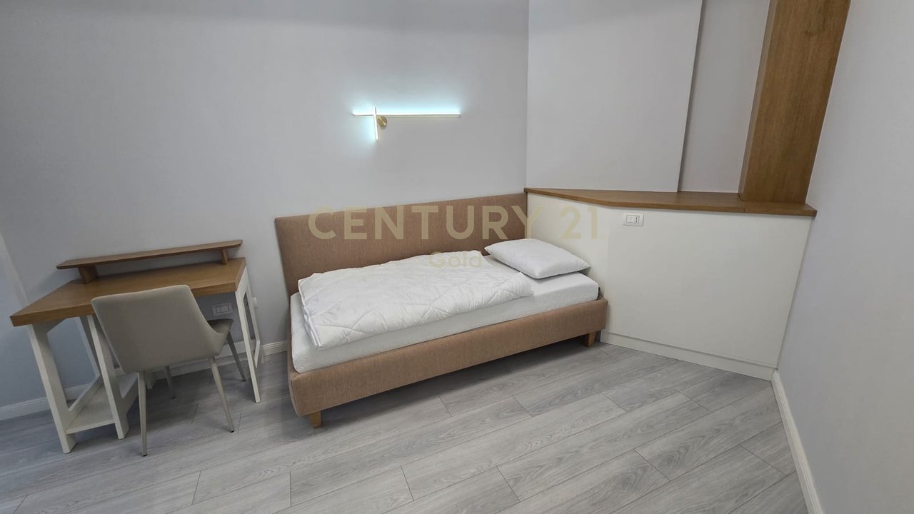 JEPET ME QIRA APARTAMENT 2+ 1+ POST PARKIMI NE QENDER TE TIRANES PRANE 9 - KATESHEVE !