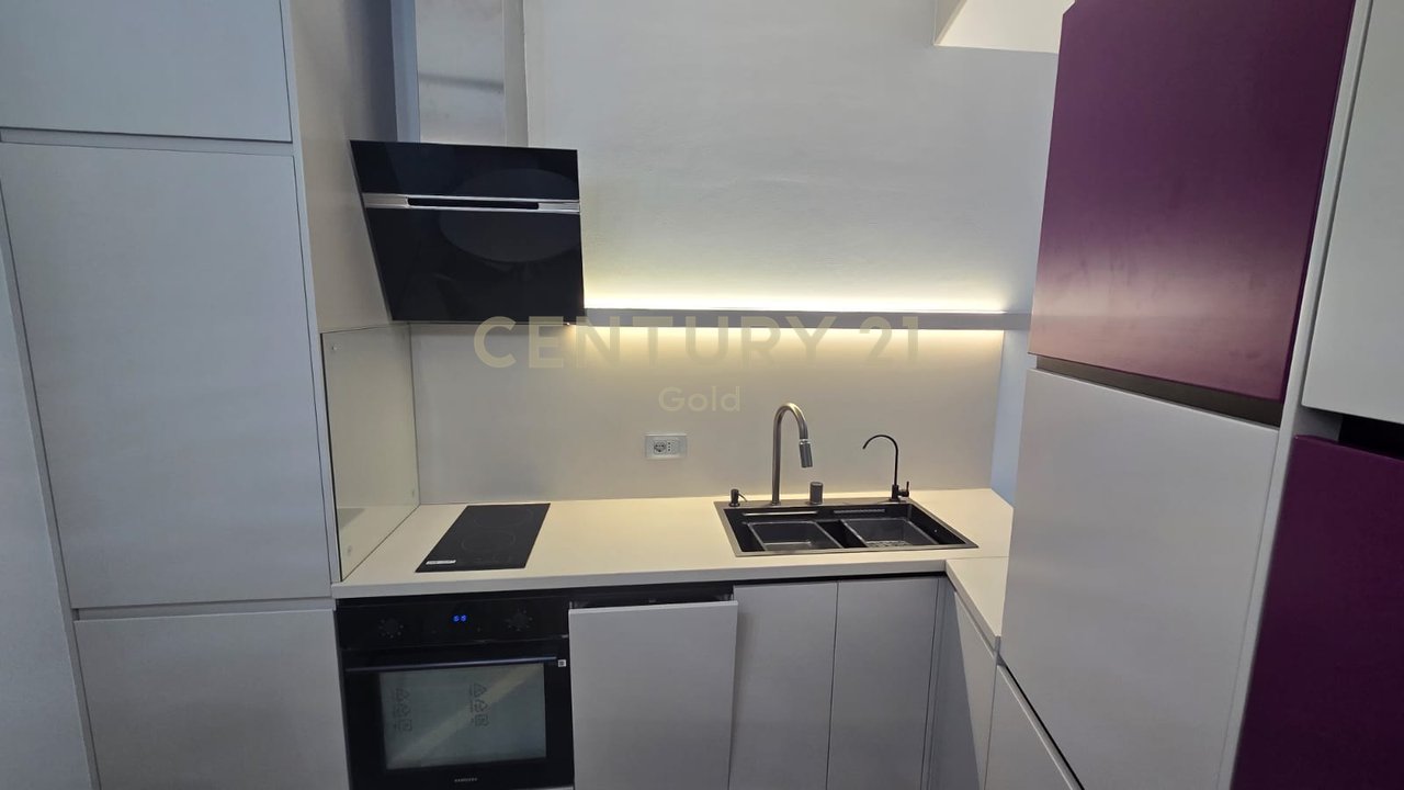 JEPET ME QIRA APARTAMENT 2+ 1+ POST PARKIMI NE QENDER TE TIRANES PRANE 9 - KATESHEVE !