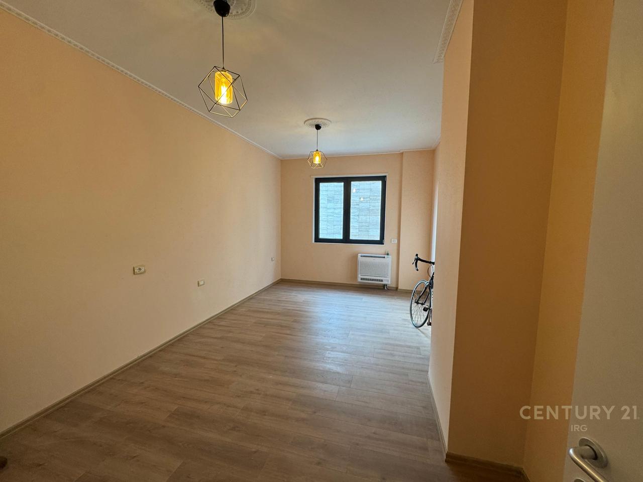 OFFICE SPACE FOR RENT AT DRY LAKE!