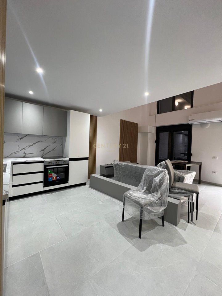 Exclusive Luxury Duplex 100 m from the Sea | Lungomare 1, Vlore