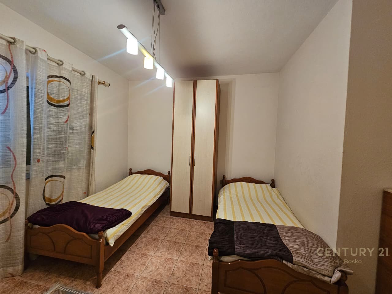 JEPET ME QIRA APARTAMENT 3+1+2 TE SHKOLLA E BALETIT!!