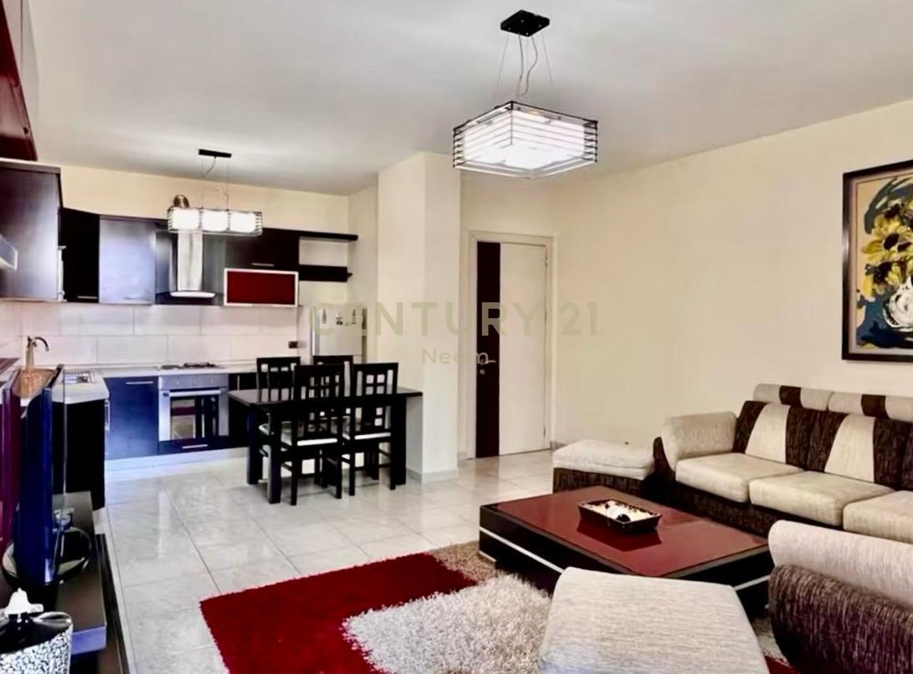 SHESIM, APARTAMENT 2+1+2 me 2 PARKIME, QENDËR e TIRANËS‼️